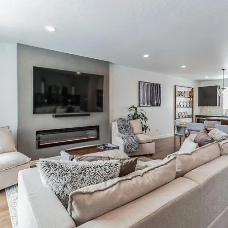 Great For Multiple Families! Appartement